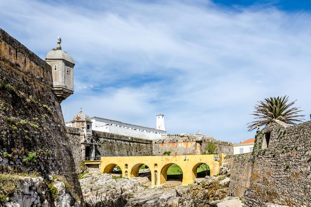 Ossiano'S Bed & Breakfast Peniche Exterior photo